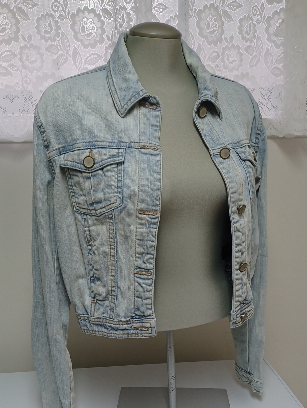 Cropped Light Blue Denim Jacket for Women